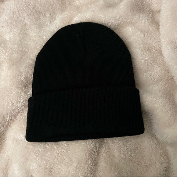 Duluth Beanie - Picture 2 of 4